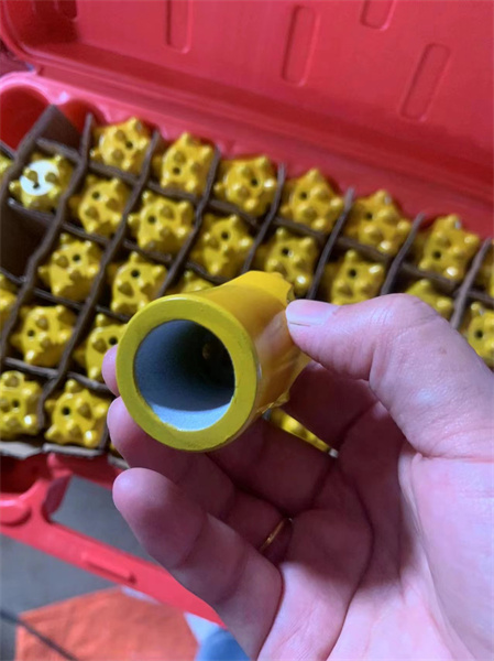 Hot selling in Chile factory wholesale 34mm taper button bit 7/8/11/12 degree for hard rock drilling