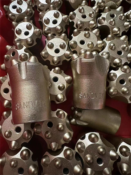 Hot selling in Peru Sandvik degree taper bit 7/8/11/12 degree for Tunneling